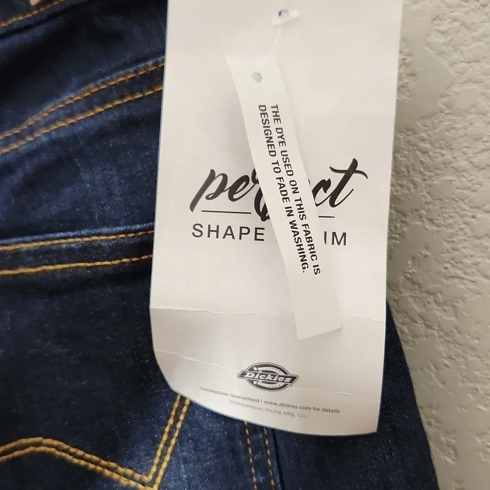 Dickies Shorts Womens Size 2 Bermuda the perfect shape denim long shorts NEW NWT